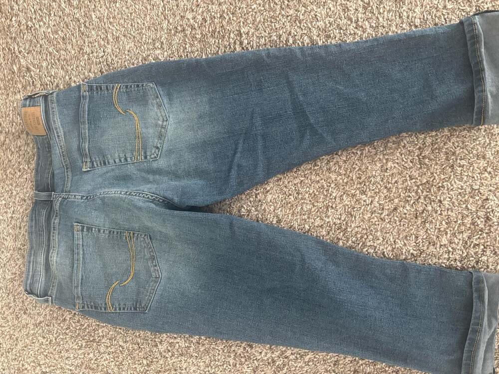 Levi Strauss Signature Gold Bundle Size 10 Mid-Rise Capri & Skinny Jeans - Picture 12 of 13